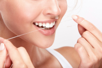 les-caries-lies-a-l-omission-du-fil-et-des-brossettes-dentaires-dentiste-paris-17